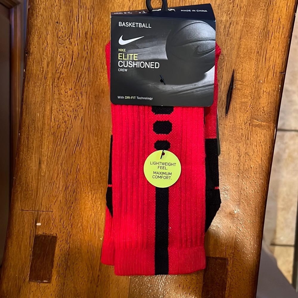 Unisex Nike basketball/soccer socks